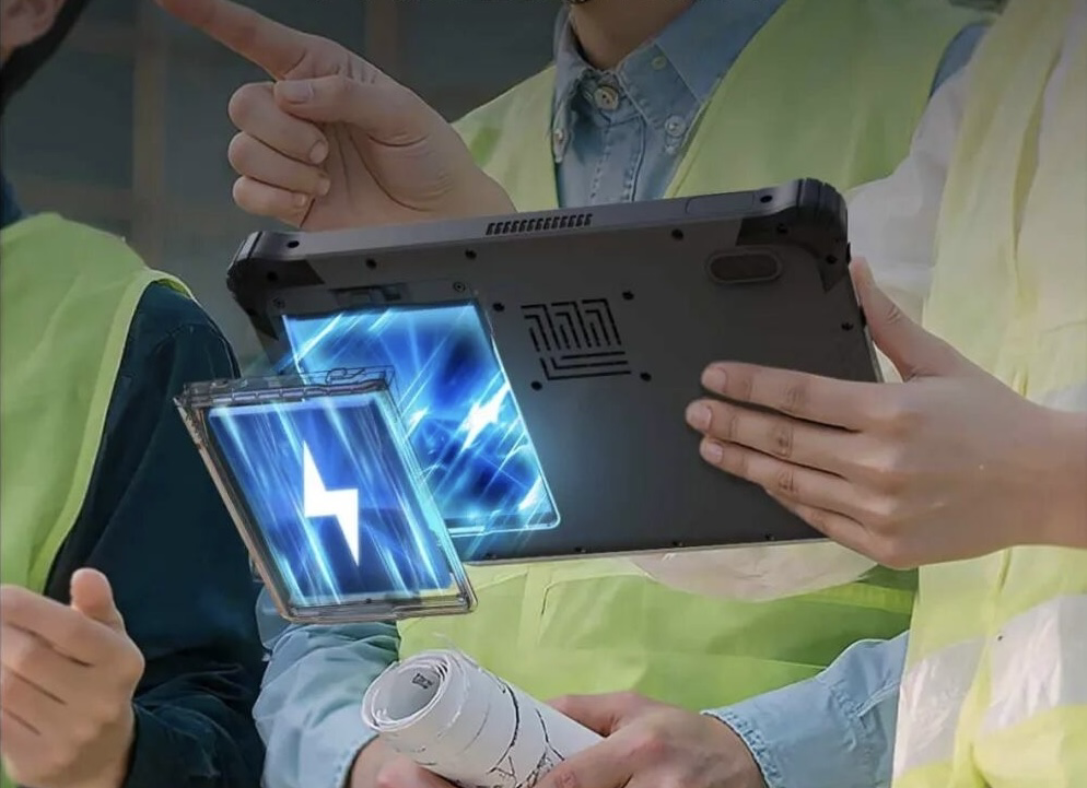 M82A with a large 43.32Wh battery offers up to 7 hours of mixed usage