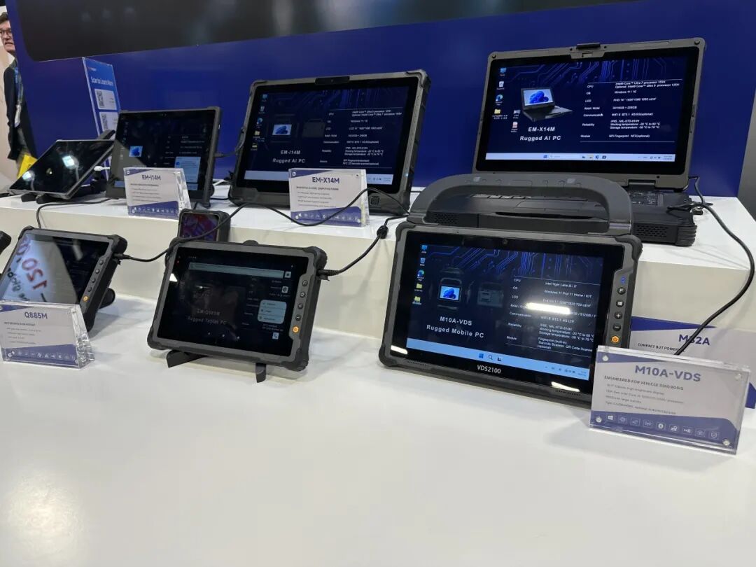 Close-up view of the Onerugged M82A, highlighted as a top contender for the Лучший прочный планшет Windows at the exhibition.