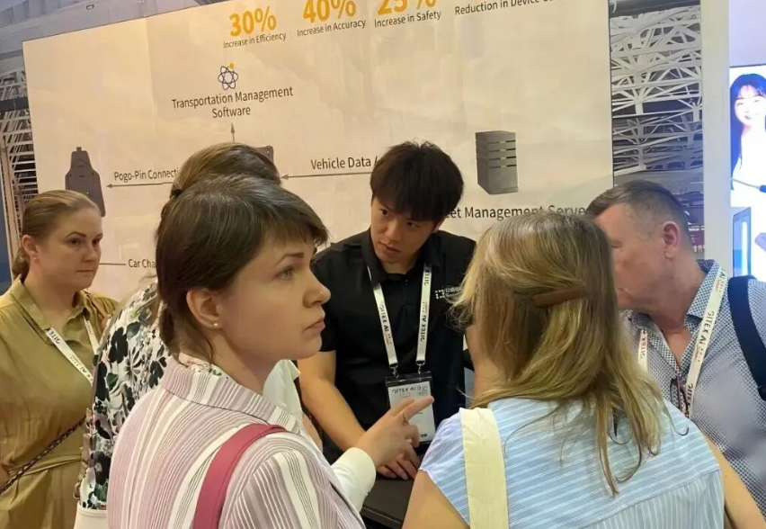 Overseas procurement teams discussing rugged tablet pc odm customization services with Emdoor representatives.